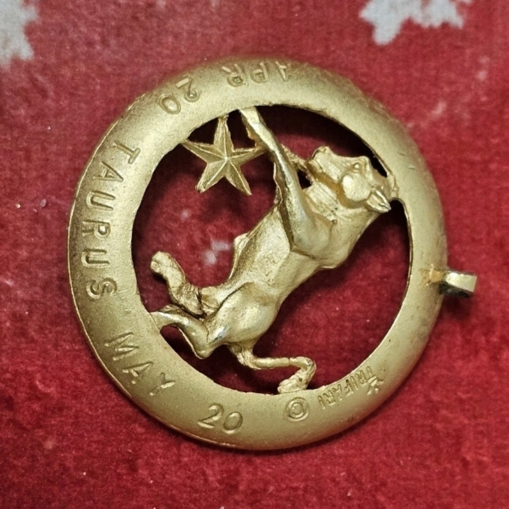 Vintage Crown Trifari Taurus Bull Zodiac Astrology Pendant Gold Tone 1960’s W14